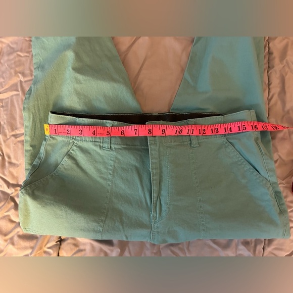 Gloria Vanderbilt Teal Capris Pants - Picture 5 of 6